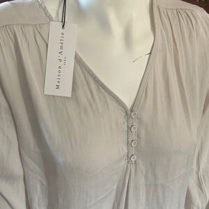 Maison d'Amelie Women's Cream Blouse